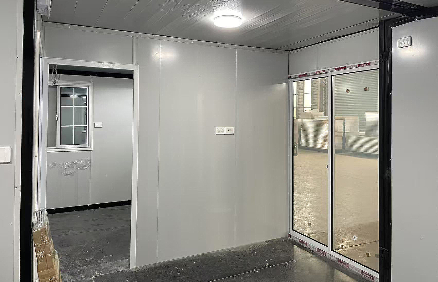 40 stôp vysoko luxusný prispôsobený 30 stôp roztiahnuteľný kontajner s kovovým vonkajším klinovým plechom 40 stôp vysoko luxusný prispôsobený 30 stôp roztiahnuteľný kontajner s kovovým vonkajším klinovým plechom